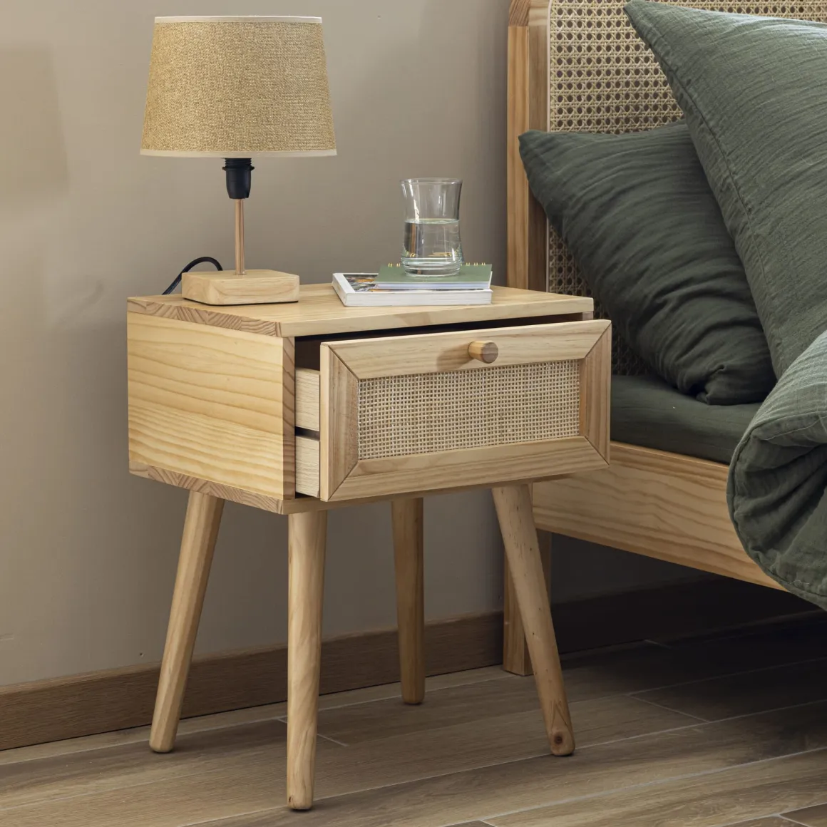 Chambre complète lit cannage avec commode et 2 chevets bois naturel ANNA