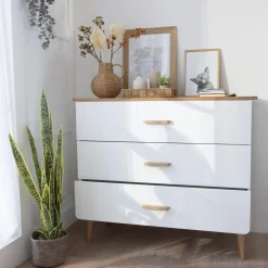 Commode SMOOTHCLOUD en bois naturel et blanc