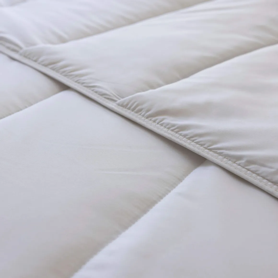Couette été 200gr/m² anti-acariens - SOMEO