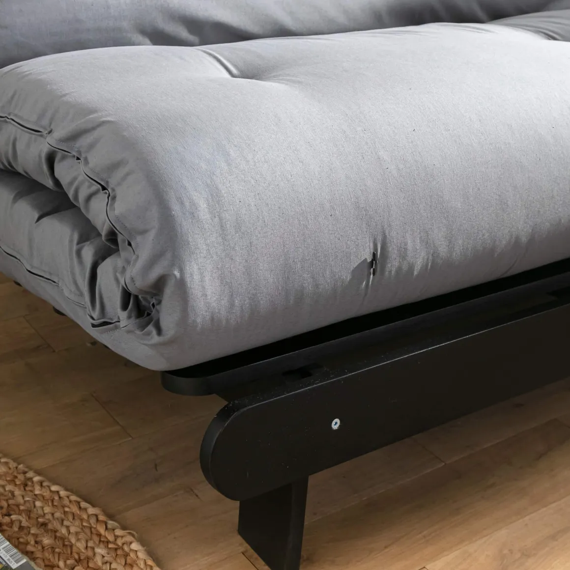 Ensemble matelas futon en coton et structure en bois massif noir