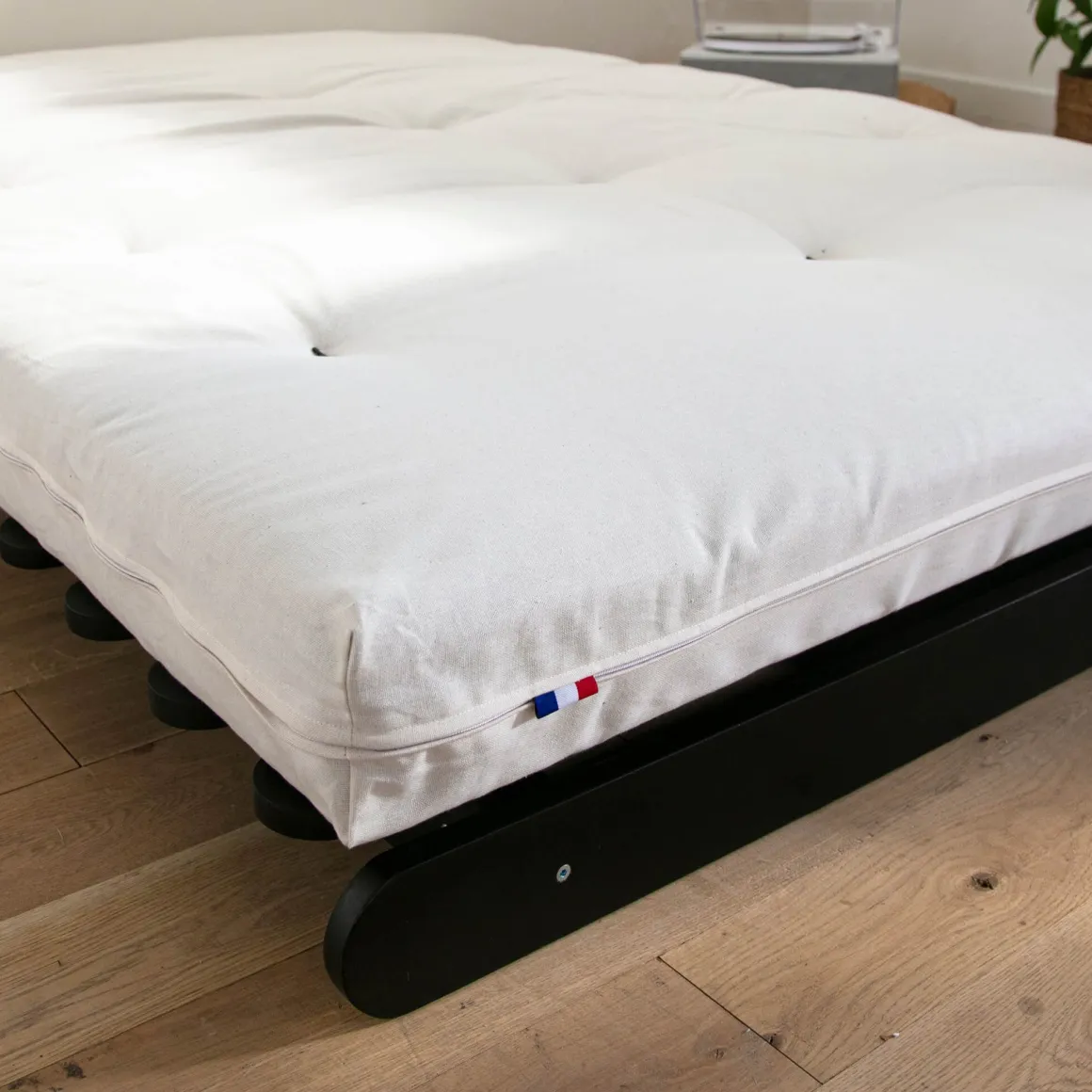 Ensemble matelas futon en coton et structure en bois massif noir