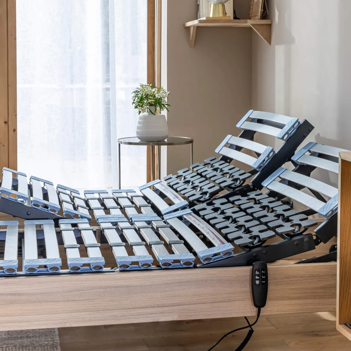 Ensemble matelas relaxation 100% latex, sommier TPR, pieds Crépuscule 500 - SOMEO