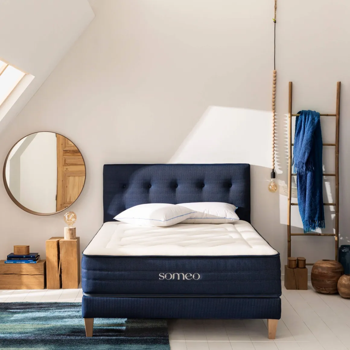Ensemble matelas ressorts, latex et mémoire de forme, sommier, pieds, tête de lit, couette et oreiller Rêve 700 - SOMEO