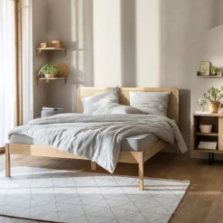 Lit adulte en pin massif tête de lit cannage + set de 2 chevets cannage ANNA