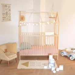 Lit bébé cabane évolutif en bois massif 60x120