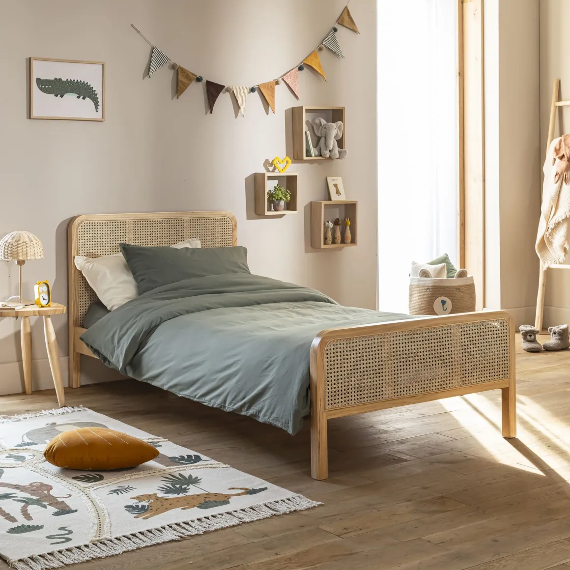 Lit cannage en pin massif ANNA - LT17018