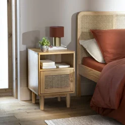 Lit en pin massif avec véritable cannage + table de chevet cannage ANNA
