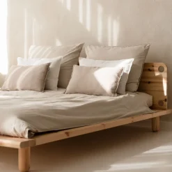 Lit en pin massif naturel PEEK BED + matelas futon COMFORT écru
