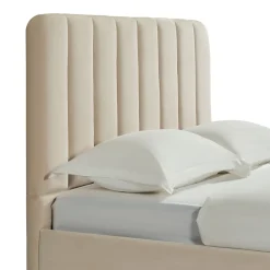 Lit en velours avec pieds en métal dorés Terre de Nuit