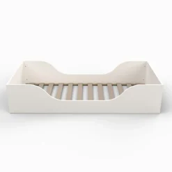 Lit inspiration Montessori enfant au sol blanc